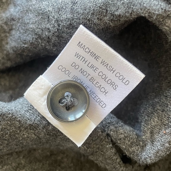 Johnston & Murphy | Men’s Quilted Quarterzip Pullover - Picture 9 of 9